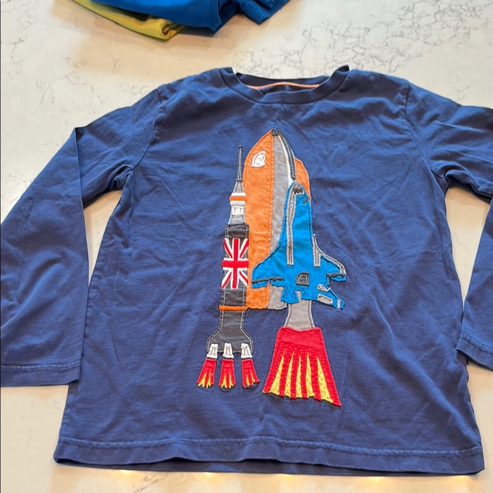 Boden appliqué long sleeve with rocket